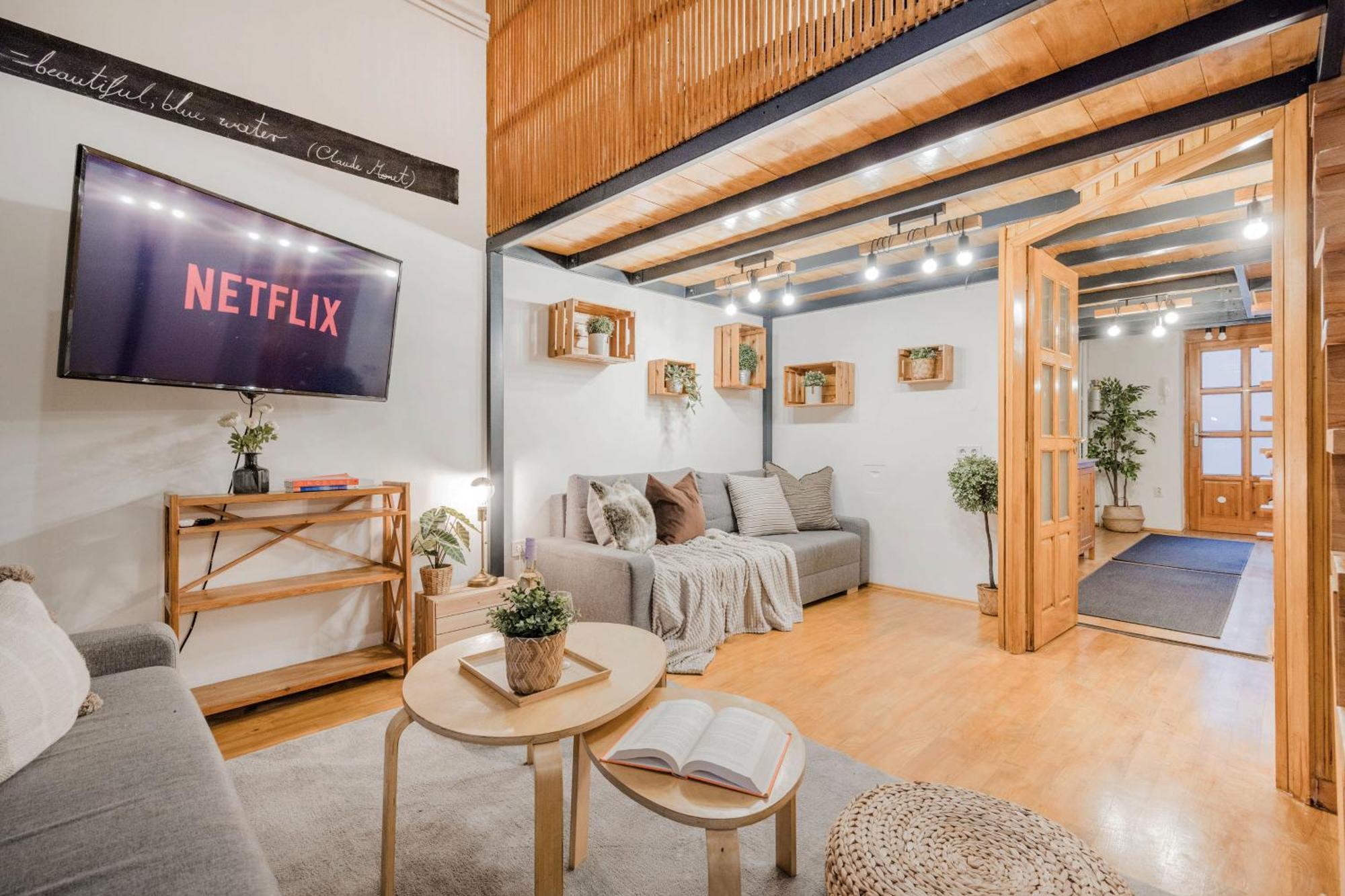 Wellness Wonderland: Garden, Sauna, Jacuzzi In Cbd 布达佩斯 外观 照片