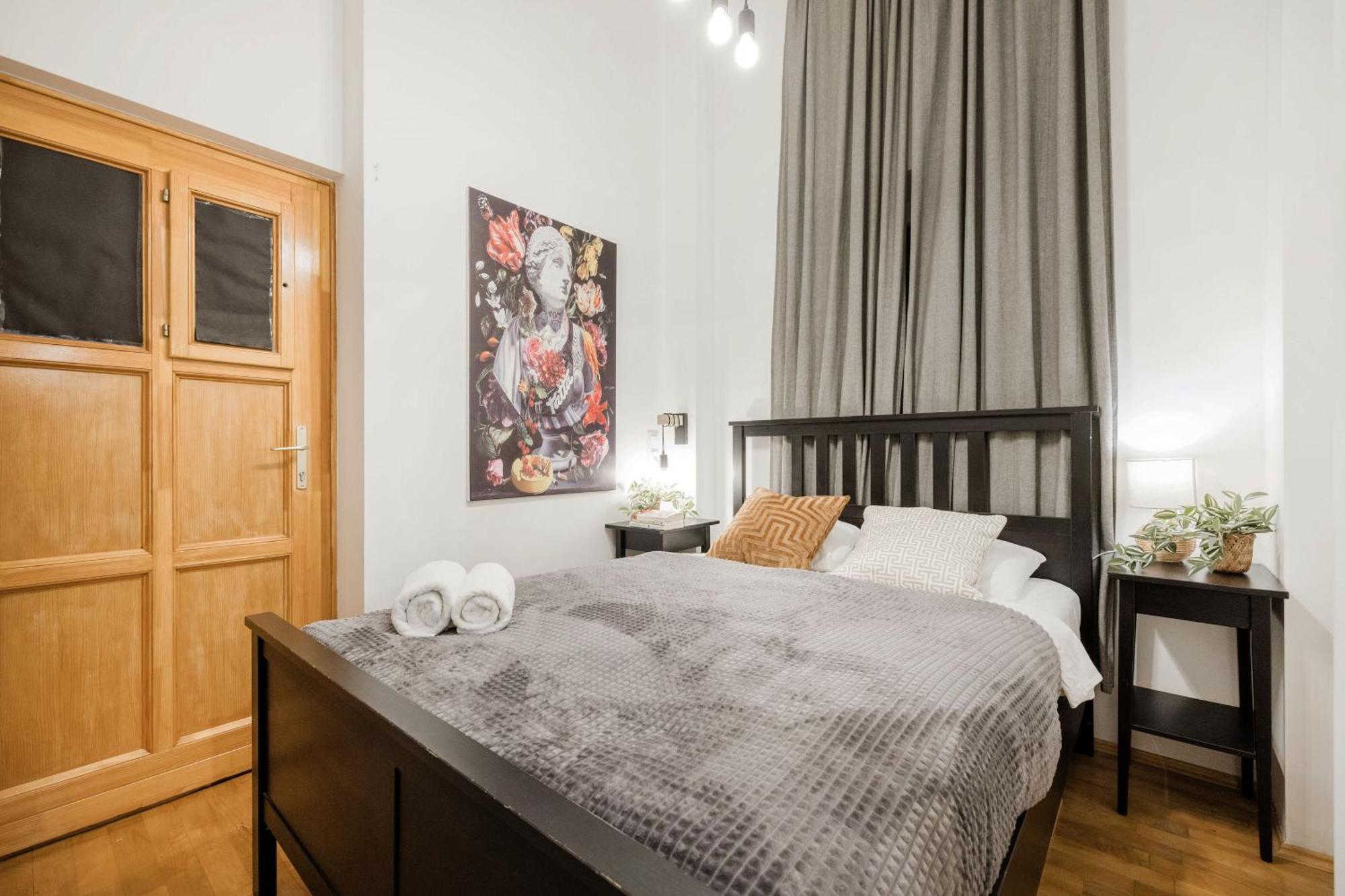 Wellness Wonderland: Garden, Sauna, Jacuzzi In Cbd 布达佩斯 外观 照片