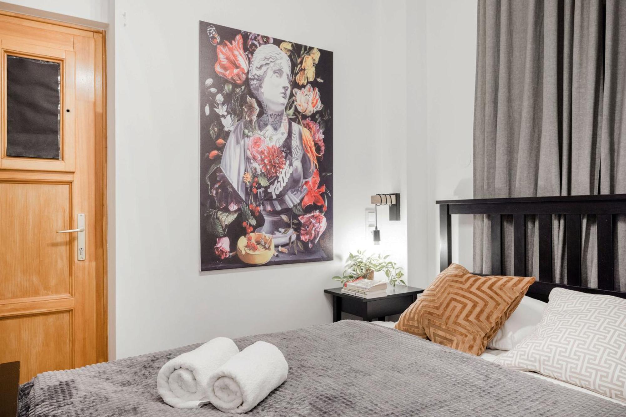 Wellness Wonderland: Garden, Sauna, Jacuzzi In Cbd 布达佩斯 外观 照片