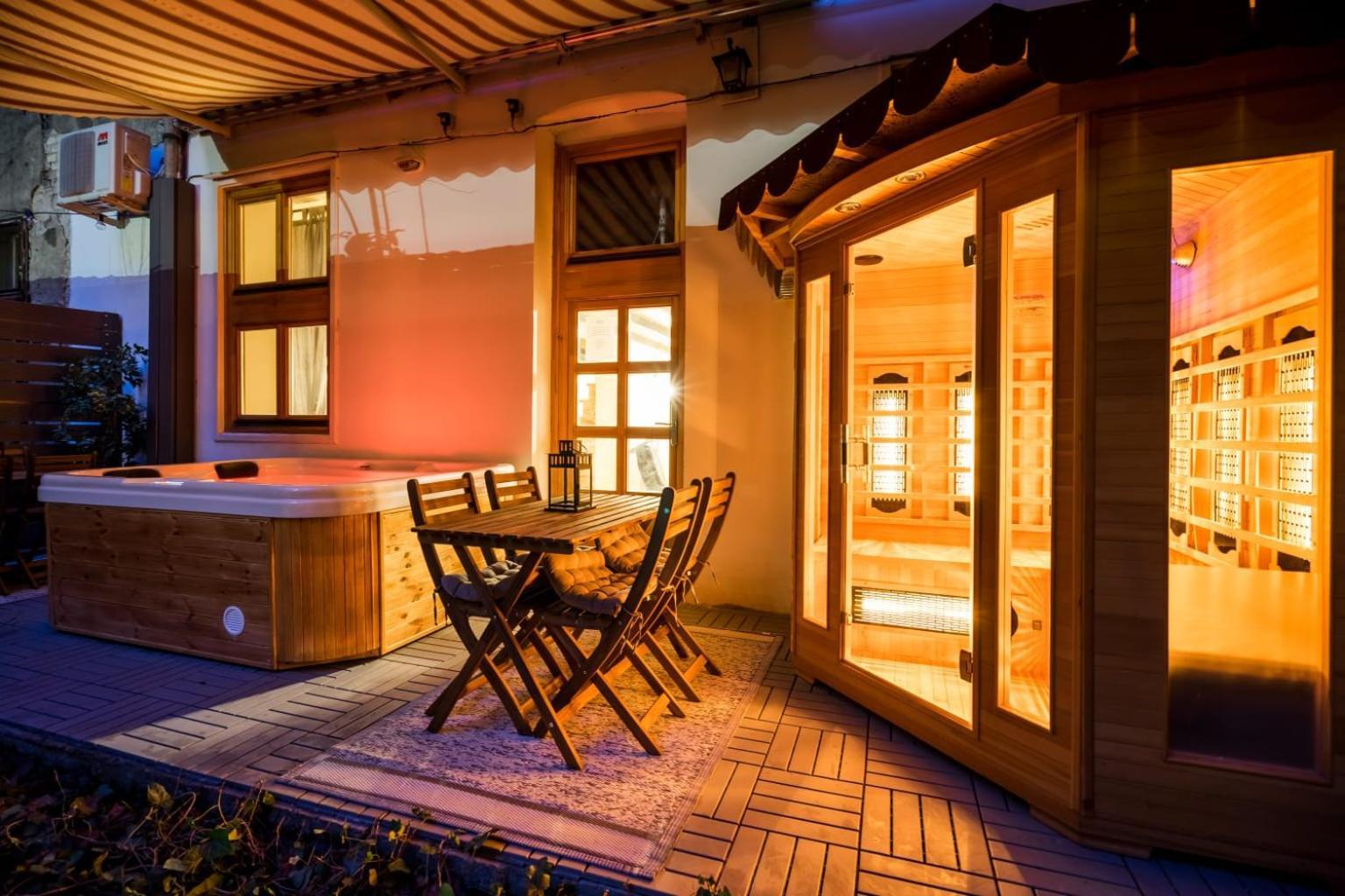 Wellness Wonderland: Garden, Sauna, Jacuzzi In Cbd 布达佩斯 外观 照片