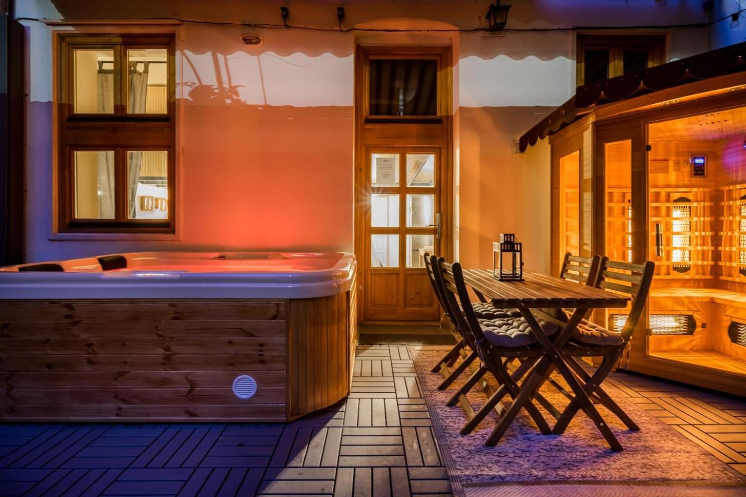 Wellness Wonderland: Garden, Sauna, Jacuzzi In Cbd 布达佩斯 外观 照片