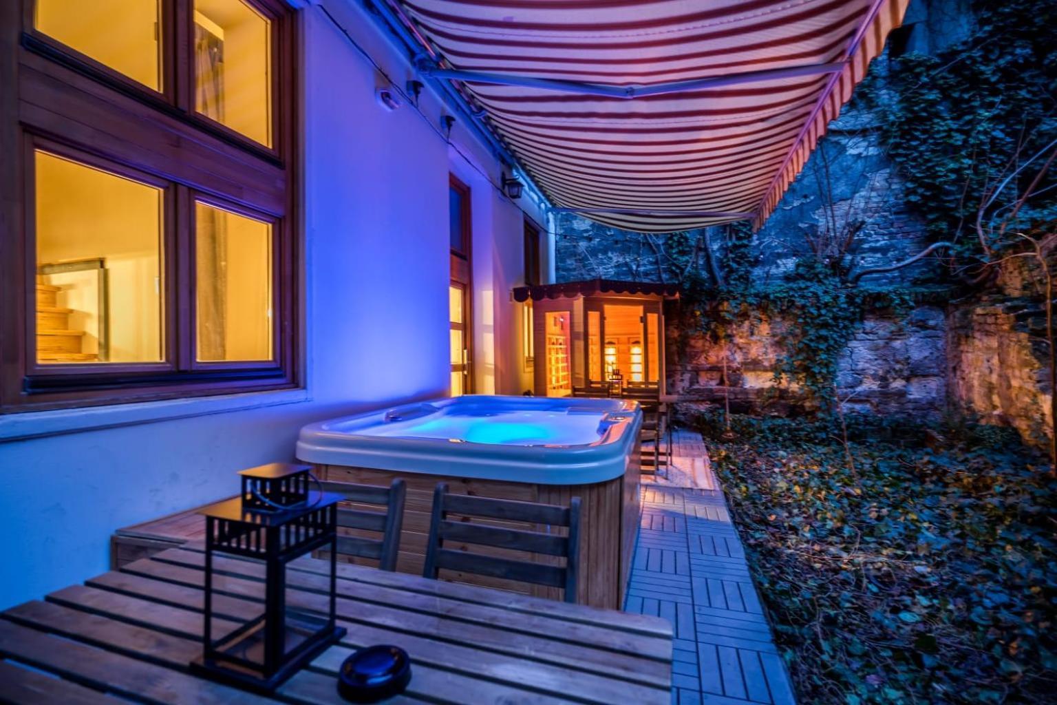 Wellness Wonderland: Garden, Sauna, Jacuzzi In Cbd 布达佩斯 外观 照片